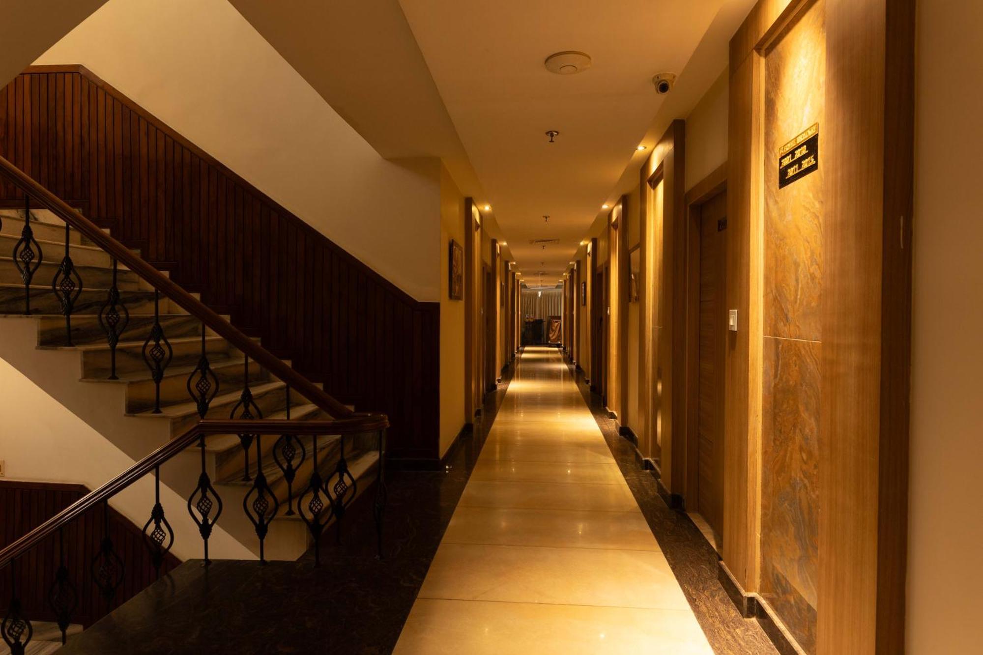 New Hotel Broadway Varanasi Dış mekan fotoğraf